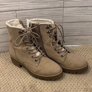 Universal Thread Women's Lace-Up Boots in Tan